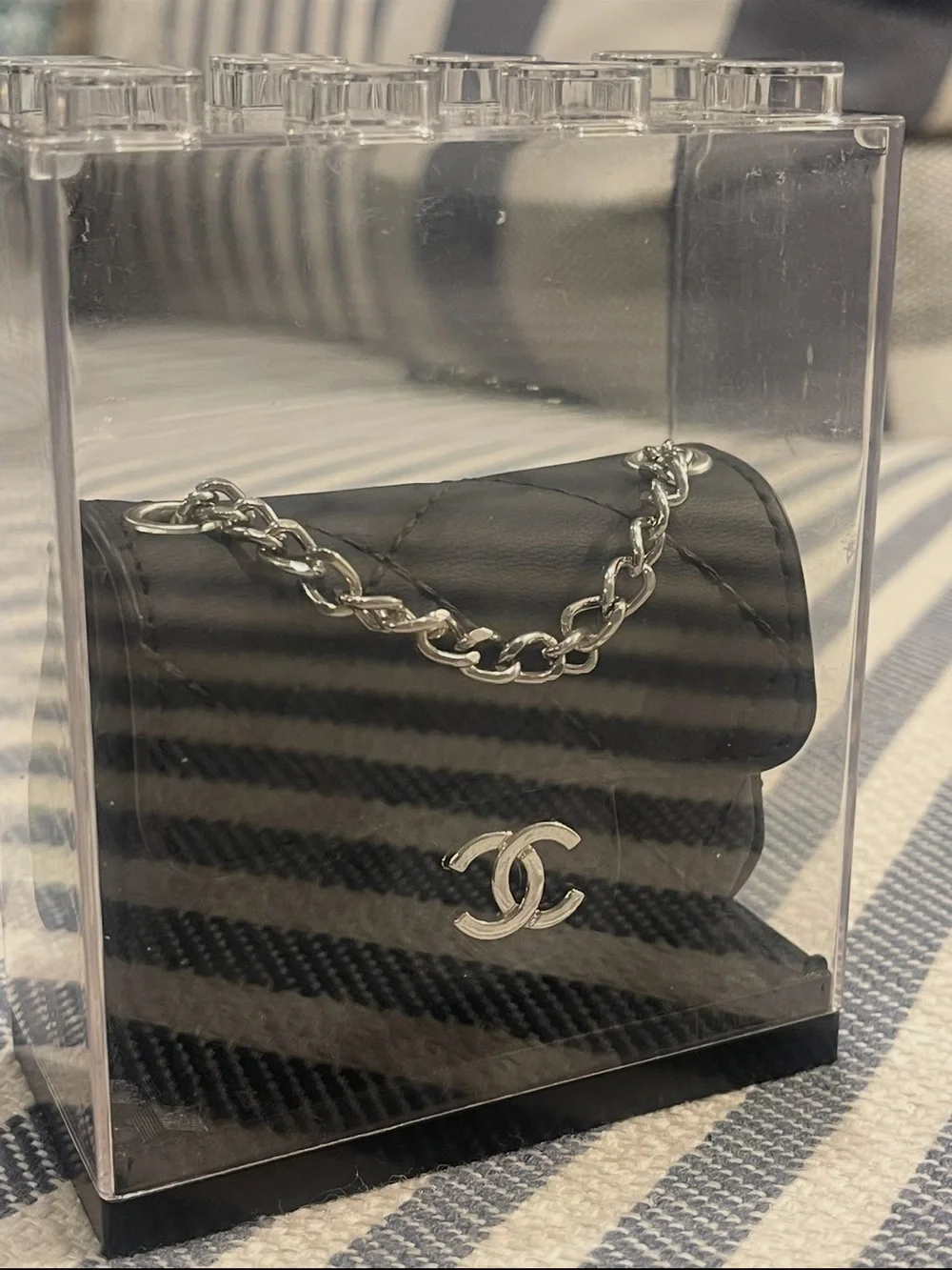 “Fashion” Black Quilted Mini Bag Charm with Silver Chain 🖤🖤🖤